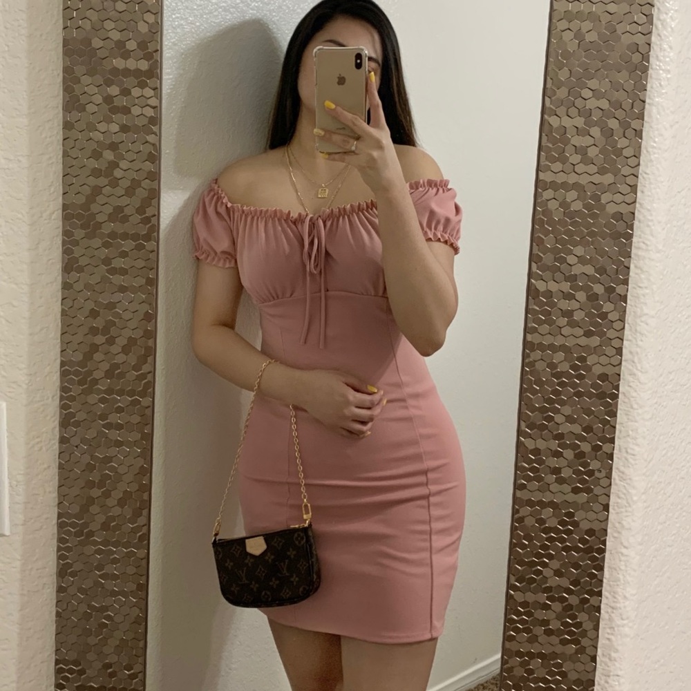 Womens Off-shoulder Mini Dress Size Medium Mauve